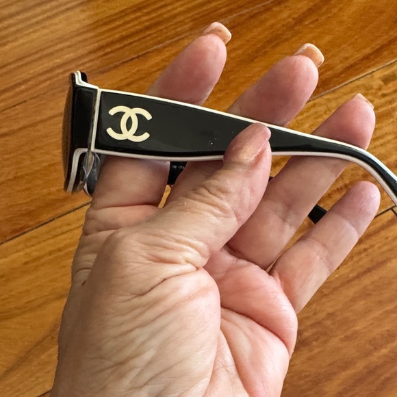 CHANEL Sunglasses with Black Frame and White Logo - Picture 1 of 6